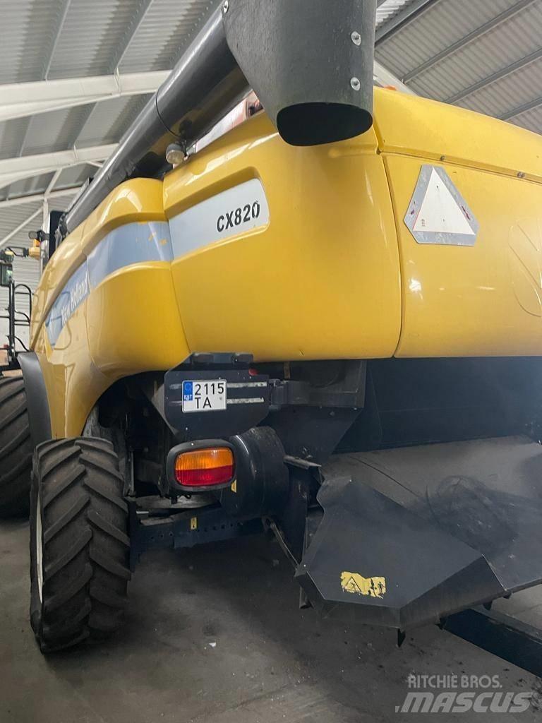New Holland CX 820 Moissonneuse batteuse