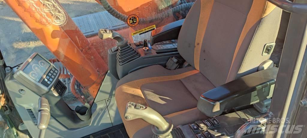 Doosan 225 LC Pelle sur chenilles