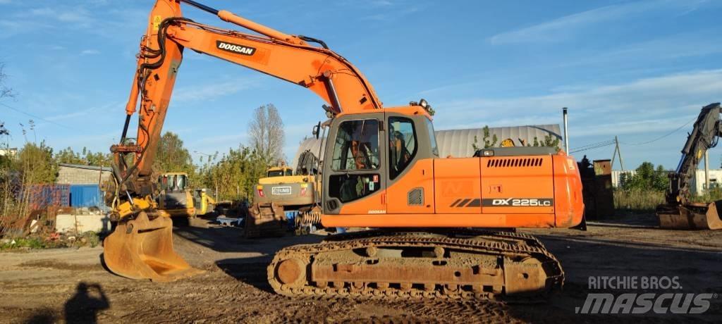 Doosan 225 LC Pelle sur chenilles