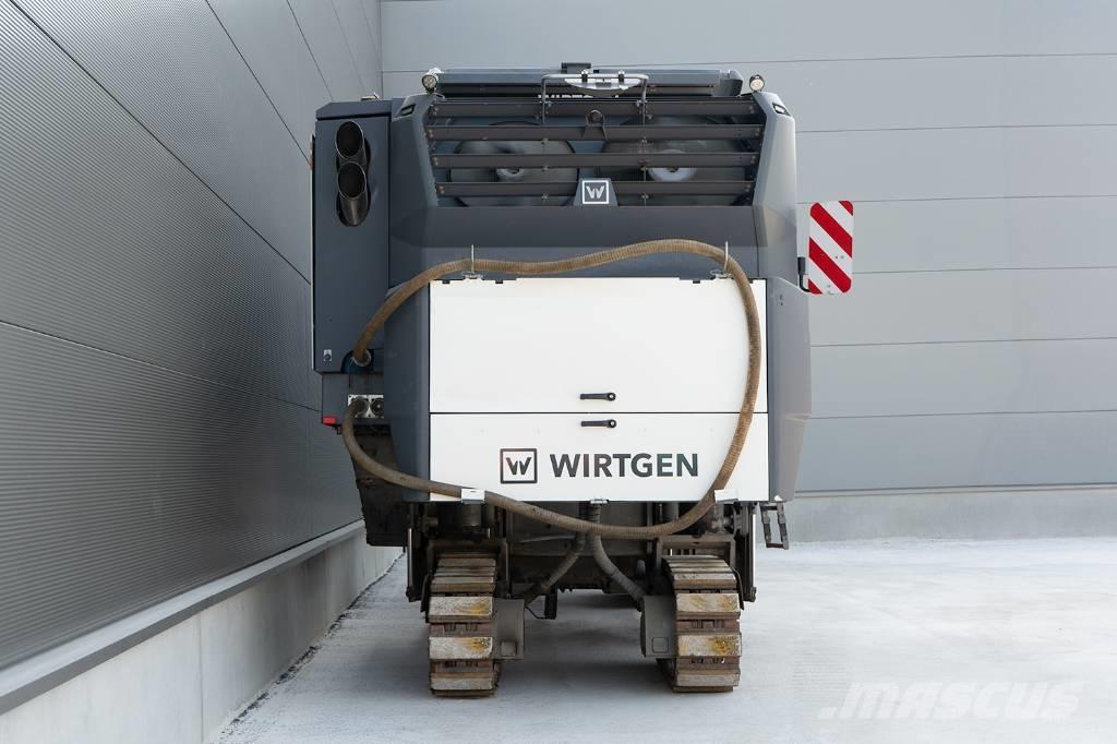 Wirtgen W 220 FI Fraiseuse à froid