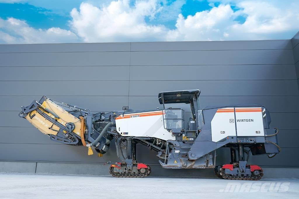 Wirtgen W 220 FI Fraiseuse à froid