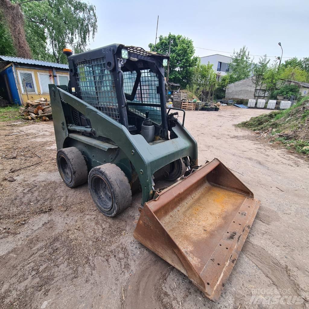 CAT 226 Chargeuse compacte