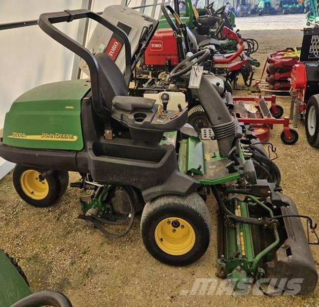 John Deere 2500 A Tondeuses pour greens