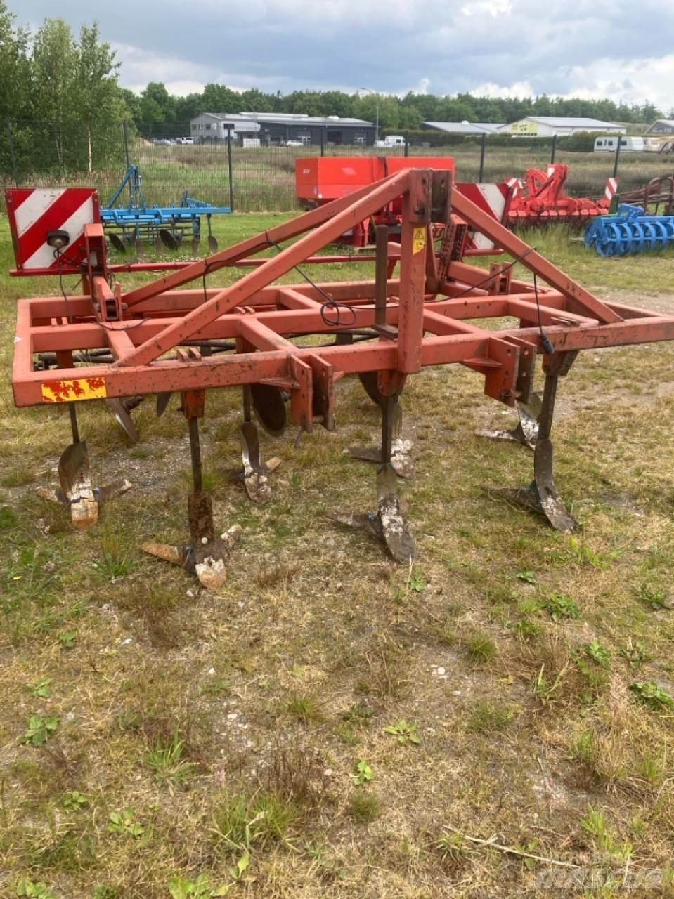 Evers Brumby Déchaumeur, cultivateur