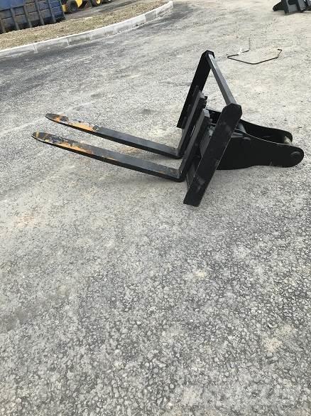  13T PALLET FORK Construction - Autres