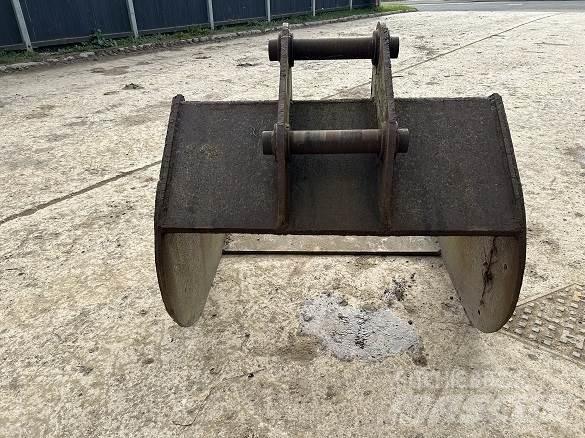  4' BUCKET, 80mm PINS Godet