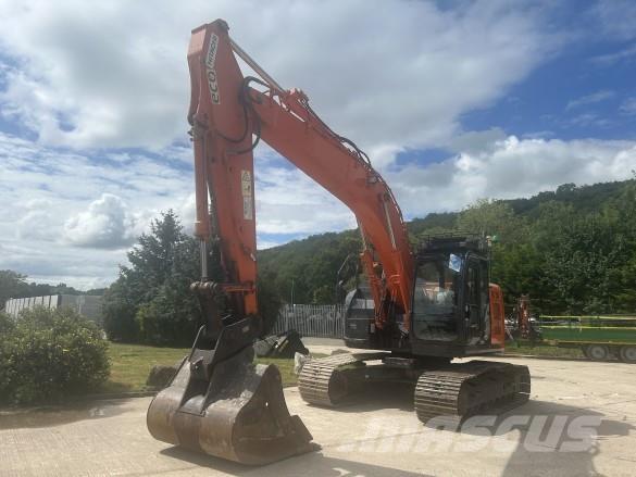 Hitachi ZX225 Pelle sur chenilles