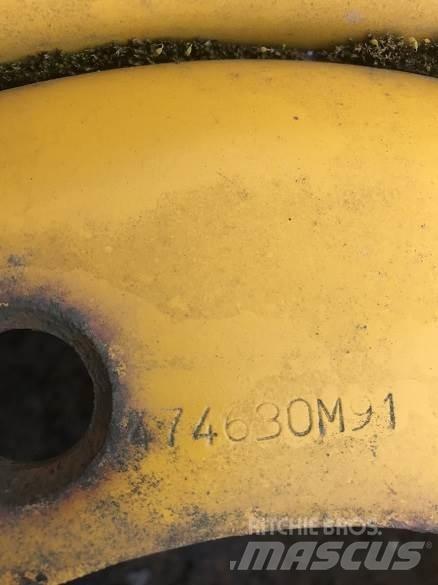 MASSEY FRONT WHEEL Pneus, roues et jantes