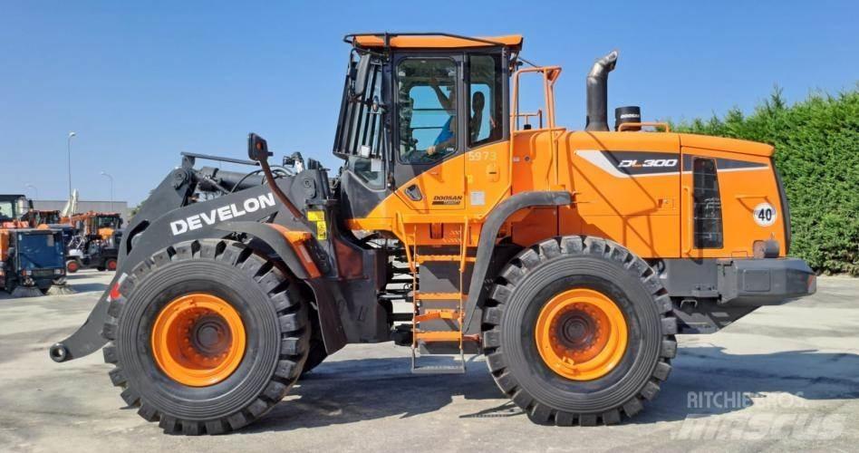 Doosan DL300-5 Chargeuse sur pneus