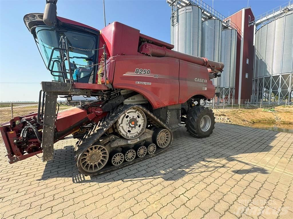 Case IH IH 8250 Moissonneuse batteuse
