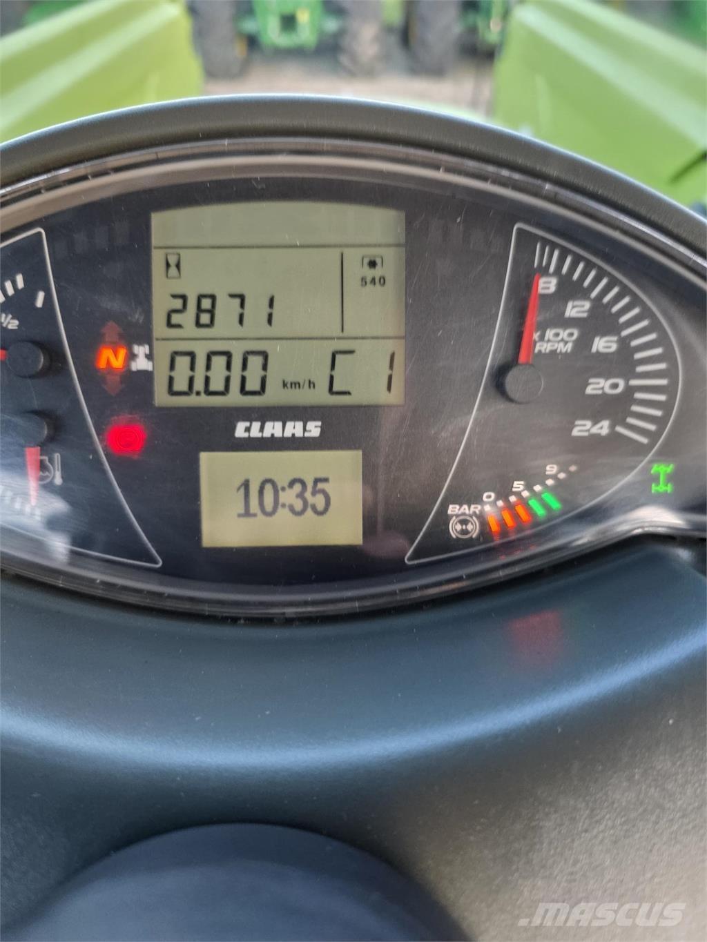 CLAAS Arion 440 Tracteur