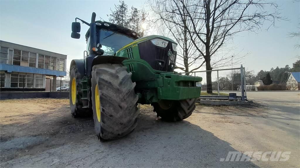 John Deere 6215R Tracteur