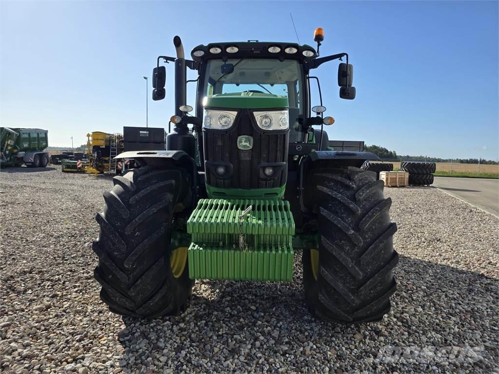John Deere 6215R Tracteur