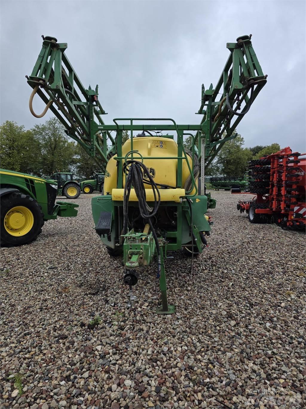 John Deere 732 Pulvérisateur vigne