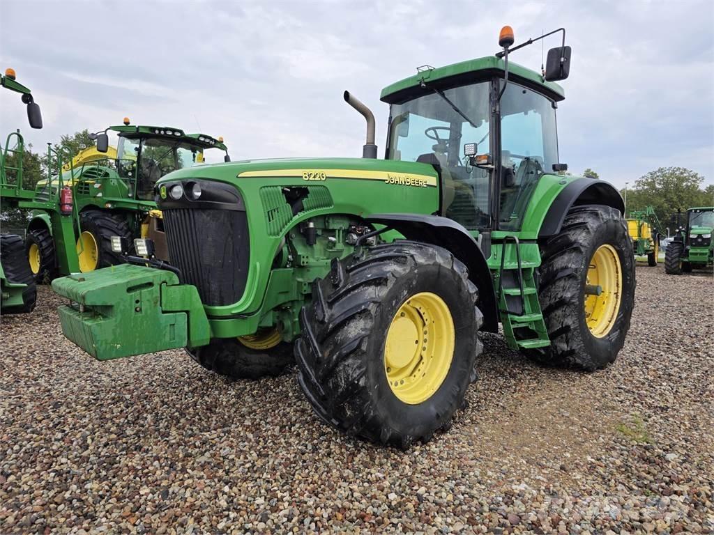 John Deere 8220 Tracteur