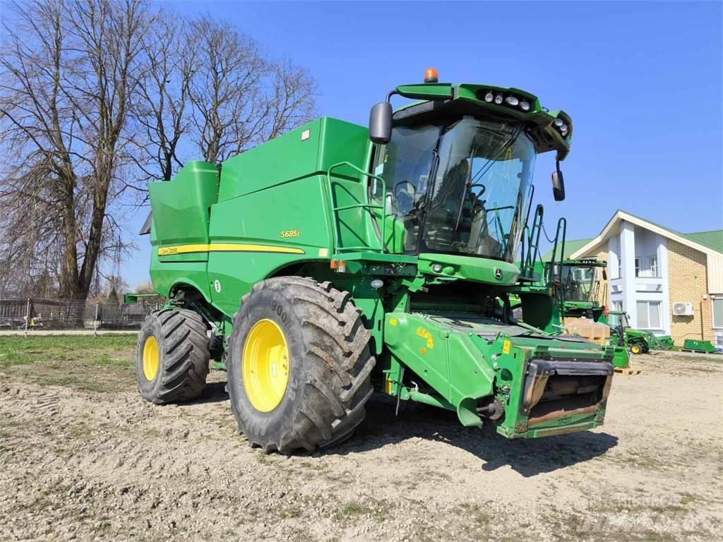 John Deere S685 Moissonneuse batteuse