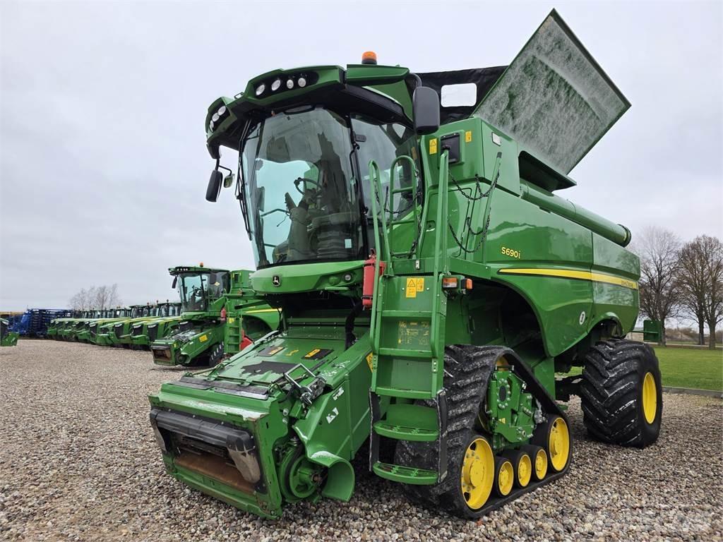 John Deere S690 Moissonneuse batteuse