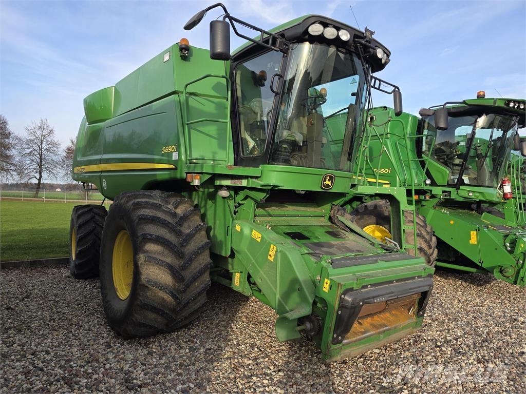 John Deere S690 Moissonneuse batteuse