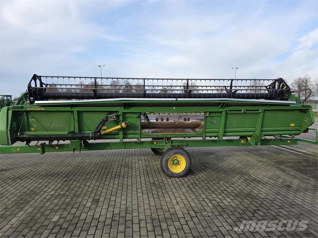 John Deere S690 Moissonneuse batteuse