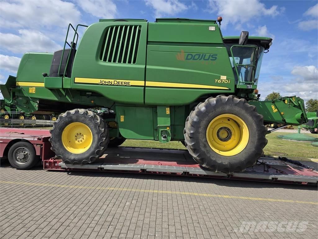 John Deere T670 Moissonneuse batteuse
