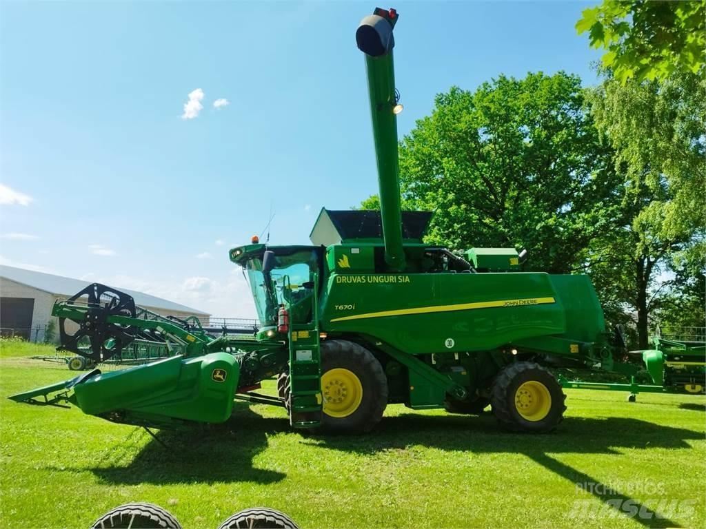 John Deere T670i Moissonneuse batteuse