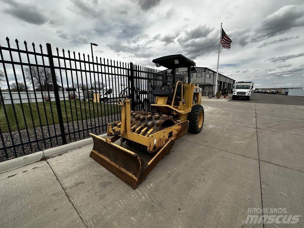 CAT CP-323C Tracteur