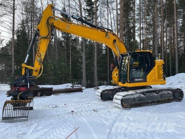 JCB 245 XR Pelle sur chenilles