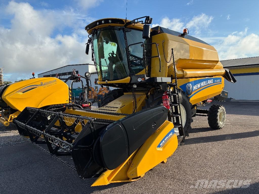New Holland Tc 4.90 Moissonneuse batteuse