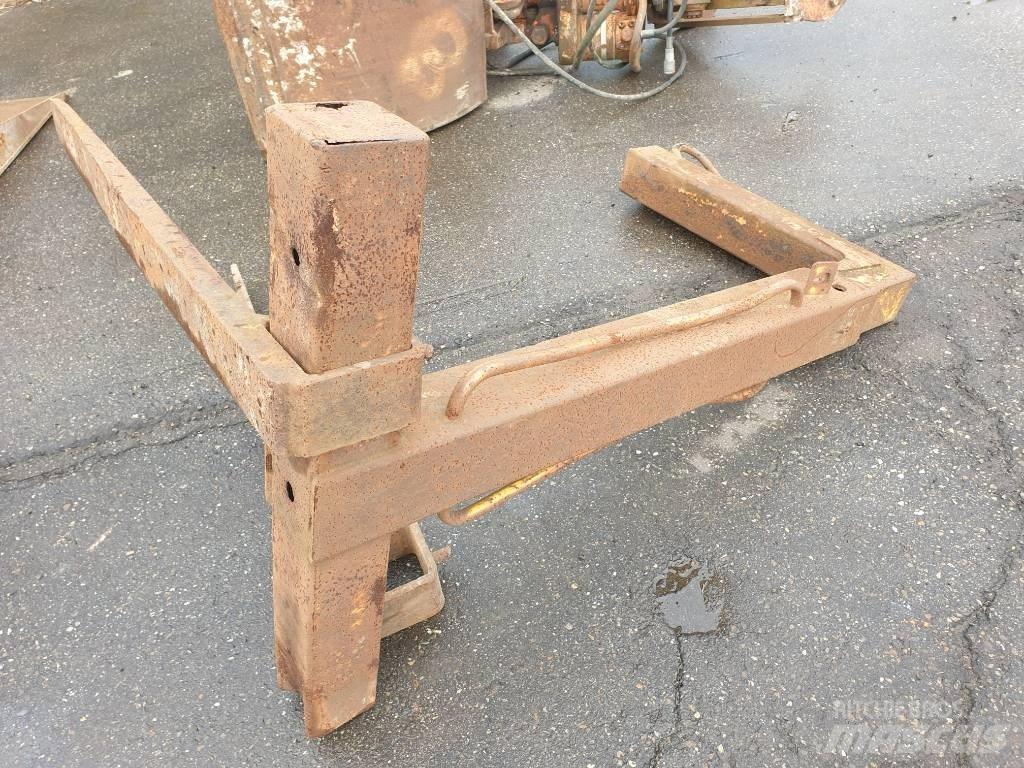  Frame with forks Fourche