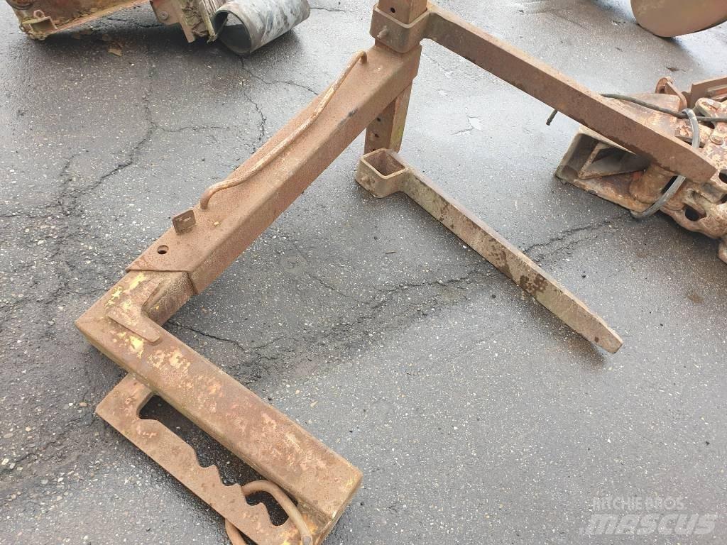  Frame with forks Fourche