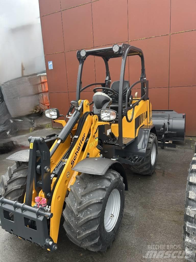 Schäffer 2445S Chargeuse compacte