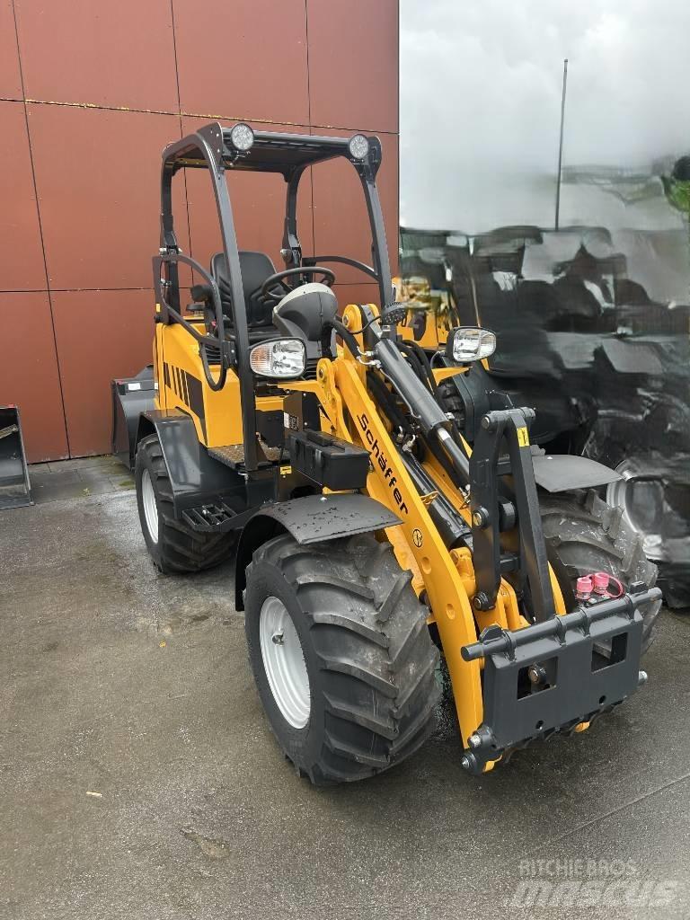 Schäffer 2445S Chargeuse compacte