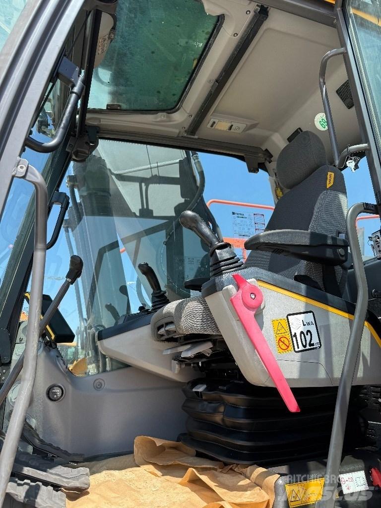 Volvo EC 220 E Pelle sur chenilles