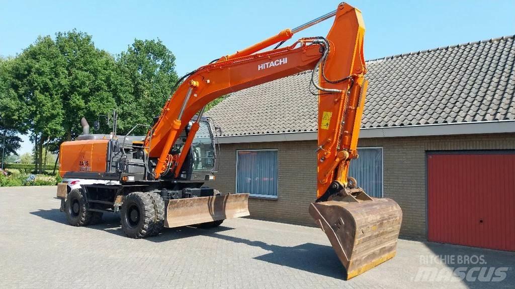 Hitachi ZX220W-5B Pelle sur pneus