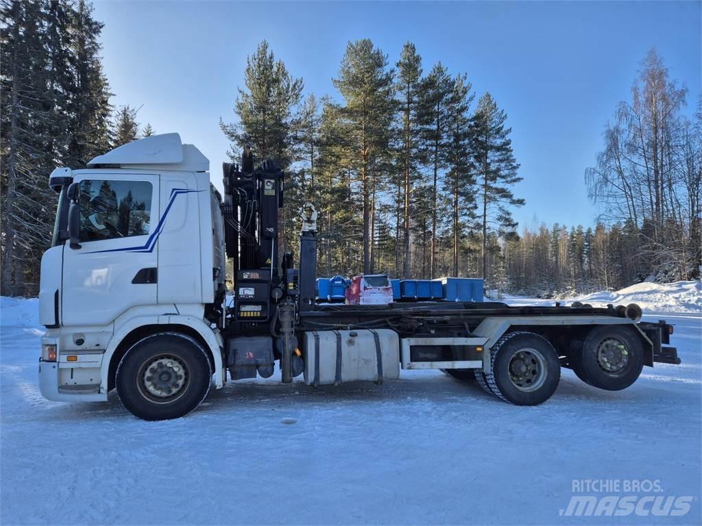 Scania R420 Camion plateau ridelle avec grue