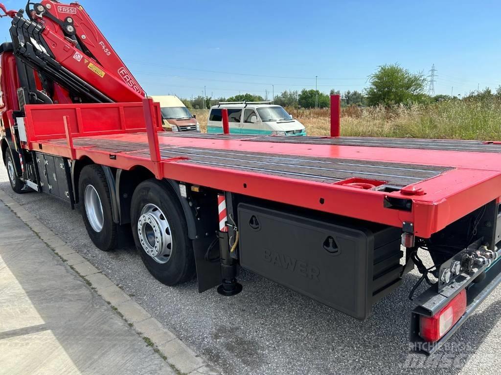 DAF 85.460 Camion plateau ridelle avec grue