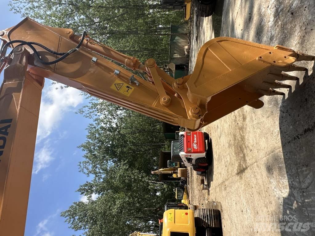 Hyundai 220LC-9S Pelle sur chenilles