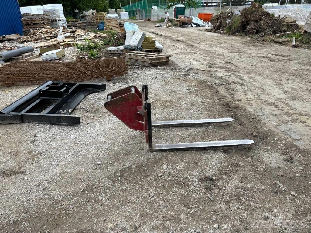 Takeuchi TB295W Pelle sur pneus