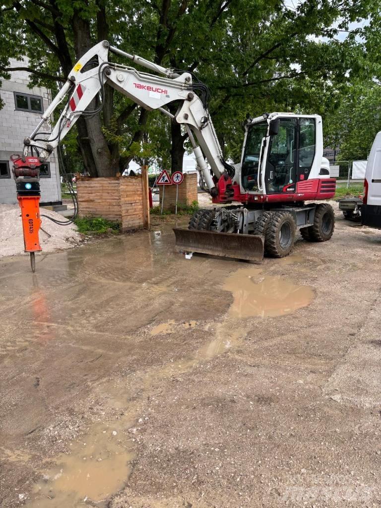 Takeuchi TB295W Pelle sur pneus