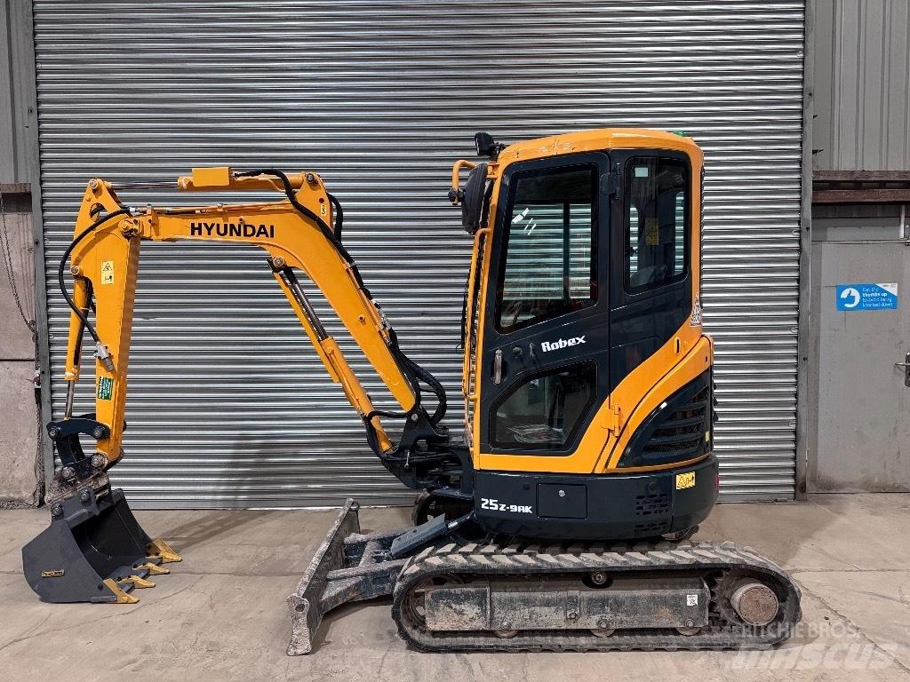 Hyundai R25Z-9 AK Mini pelle < 7t
