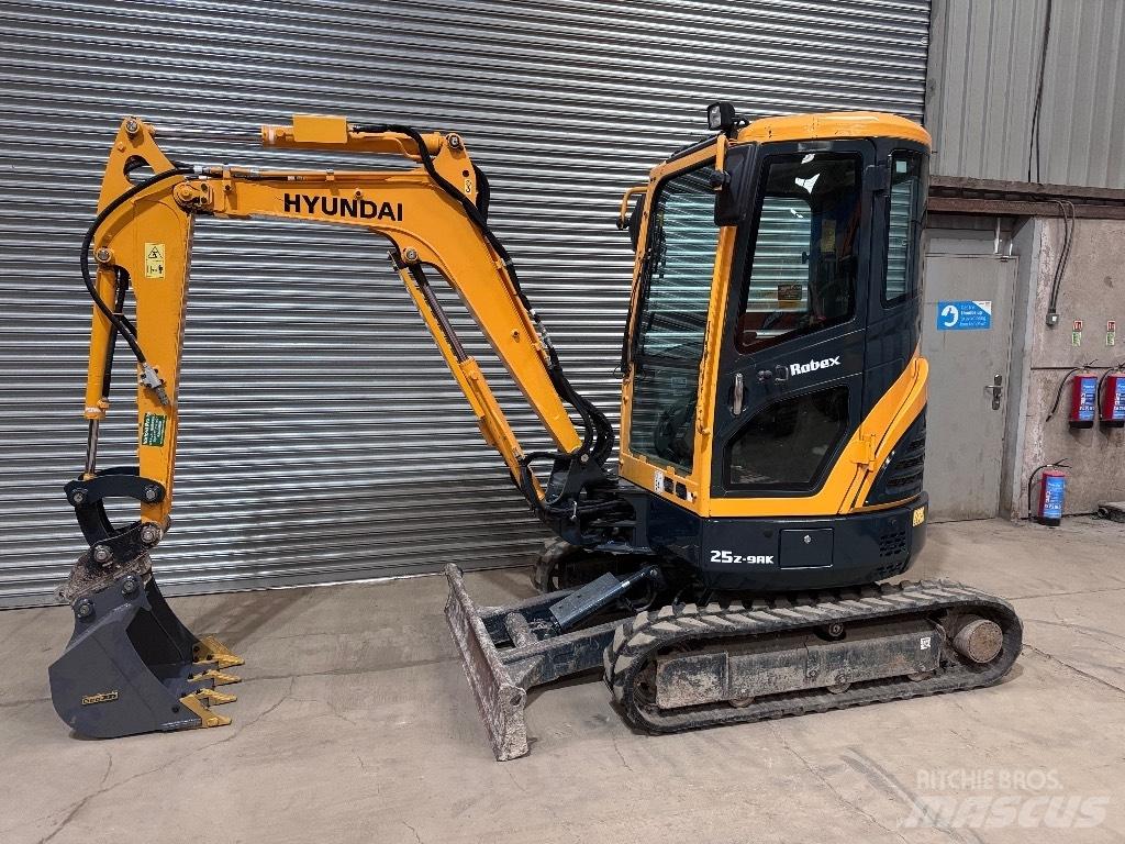 Hyundai R25Z-9 AK Mini pelle < 7t