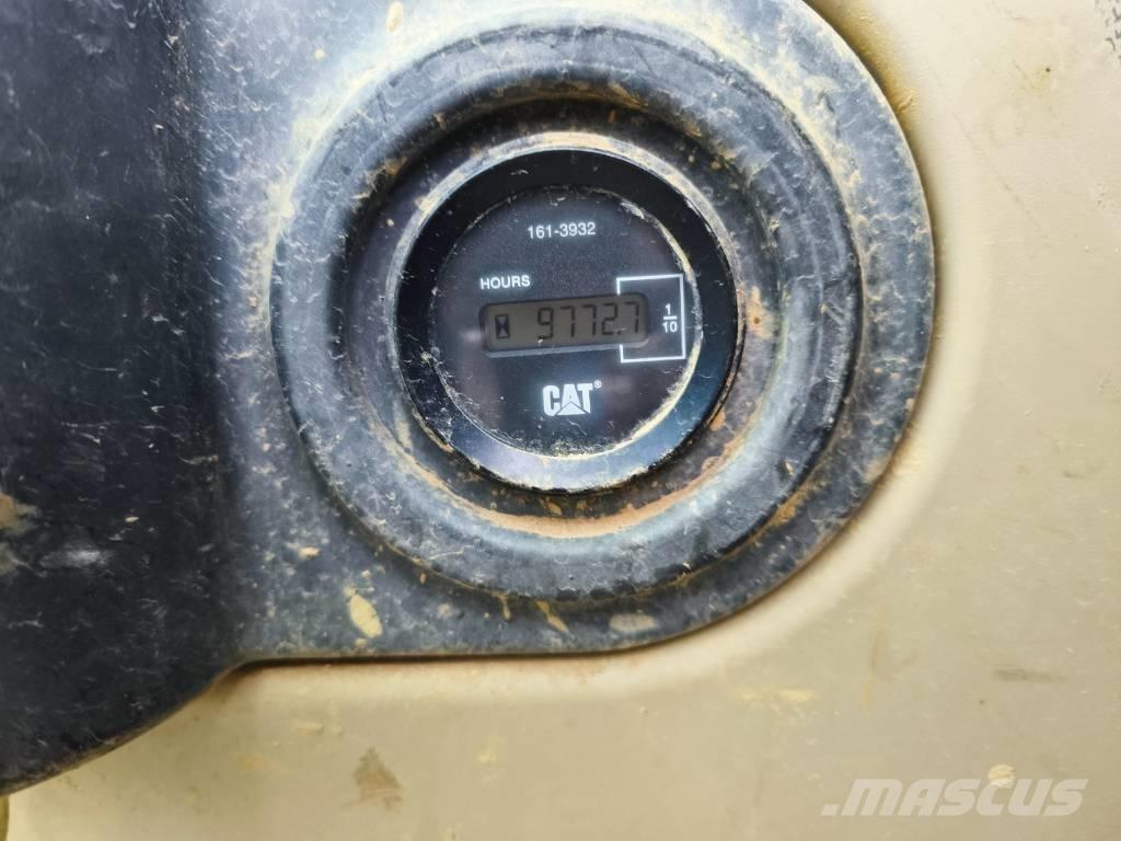 CAT 318 C Pelle sur chenilles