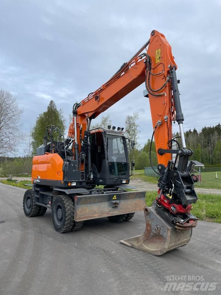 Doosan DX 165 W Pelle sur pneus