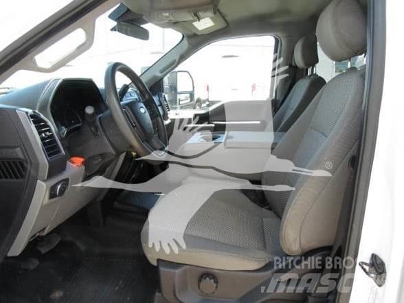 Ford F550 Camion plateau