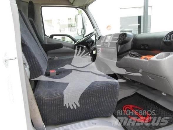 Hino 195 Camion plateau