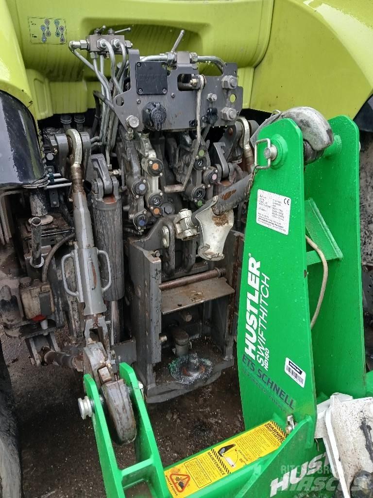 CLAAS ARION 630 Tracteur