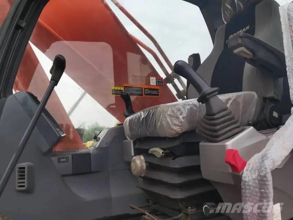 Doosan DX300LC Pelle sur chenilles