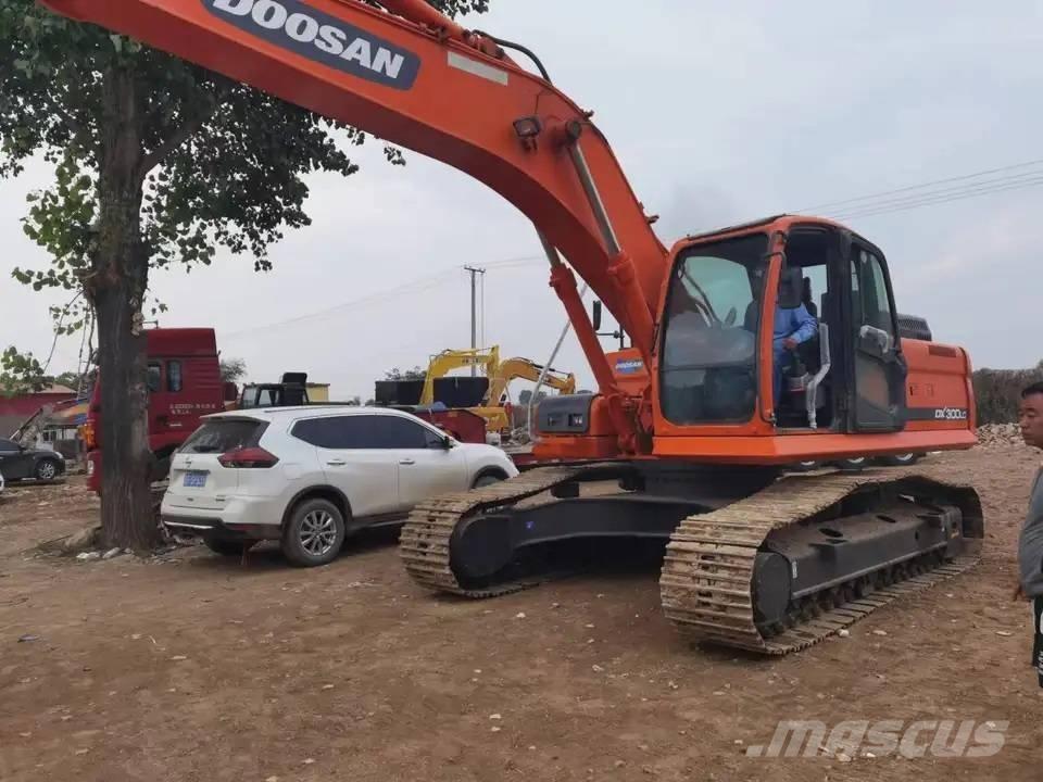 Doosan DX300LC Pelle sur chenilles