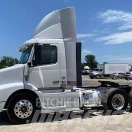 Volvo VNL 64T200 Tracteur routier