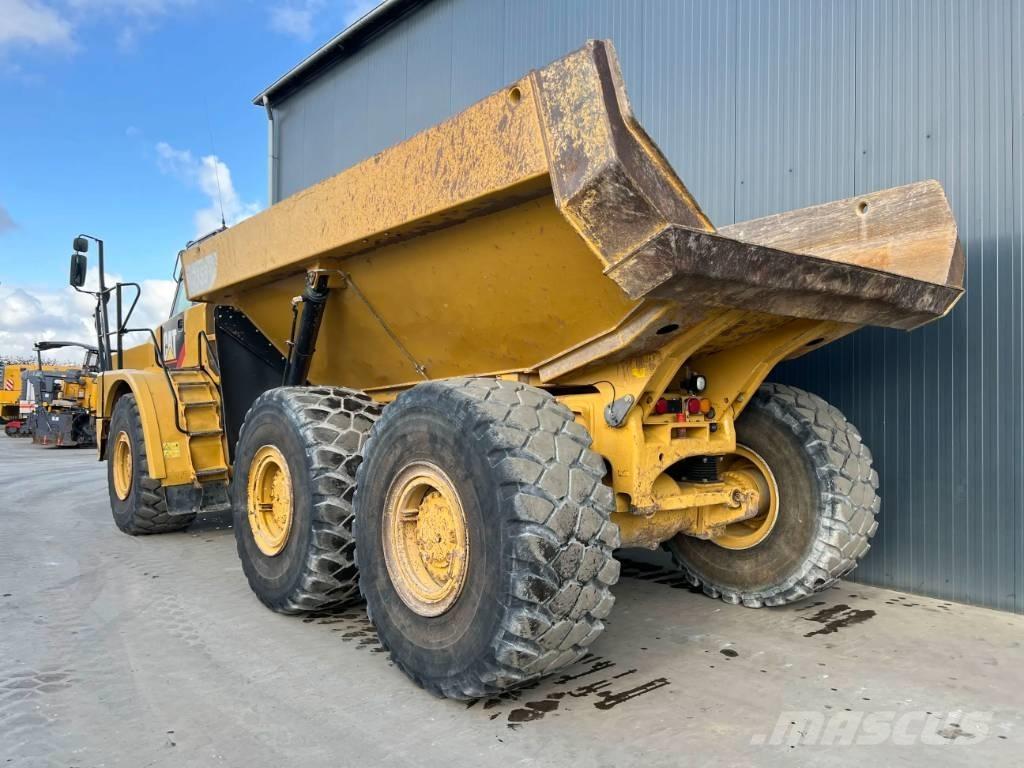 CAT 735B Tombereau articulé